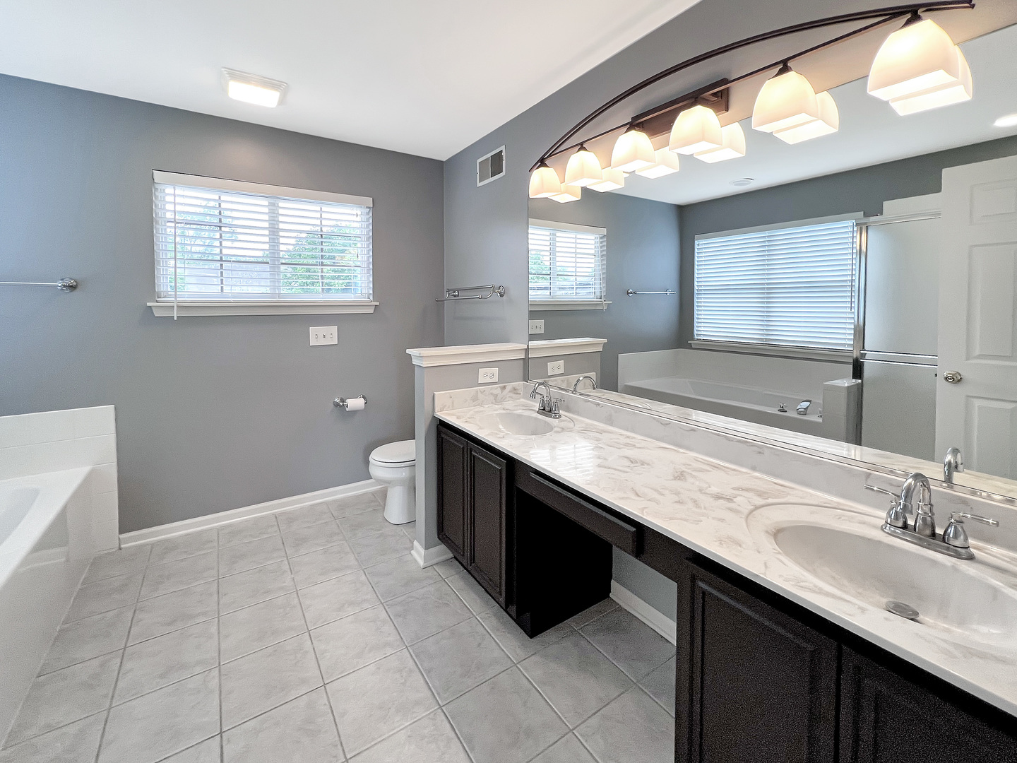 416 Farnsworth Circle