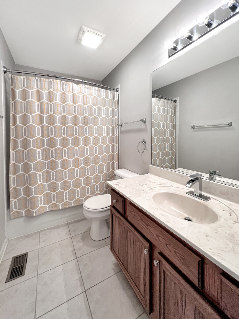 416 Farnsworth Circle