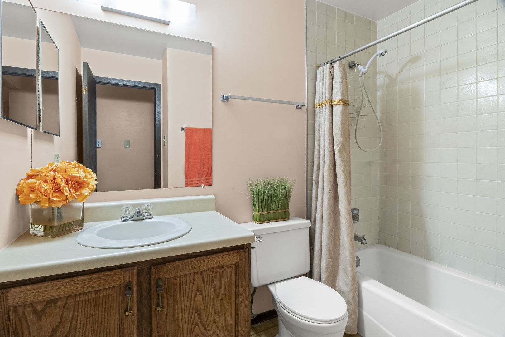 842 E Carriage Lane Unit: 7