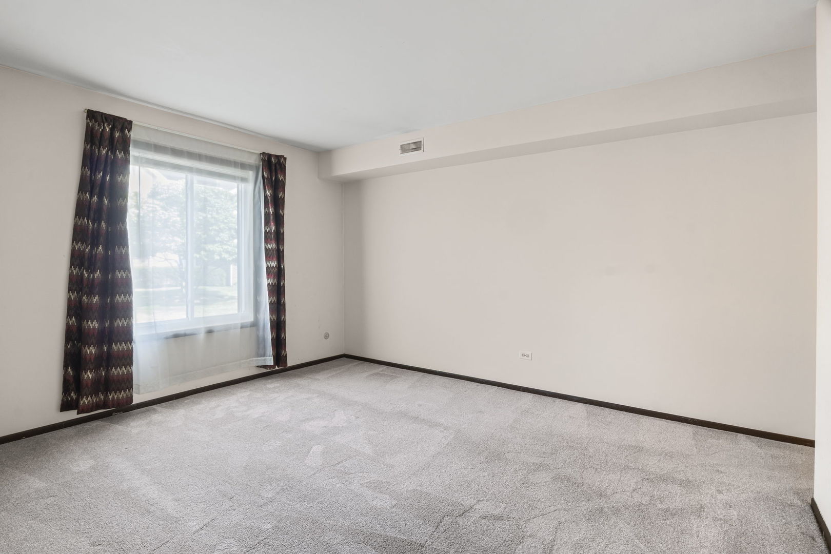 842 E Carriage Lane Unit: 7