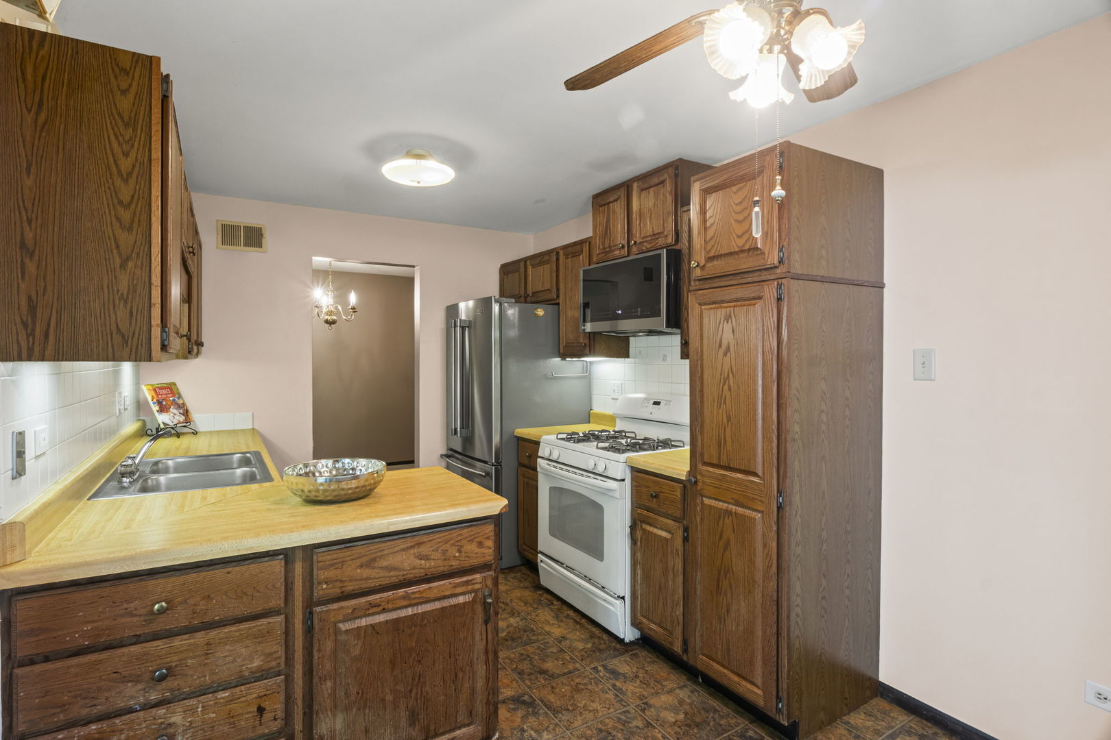 842 E Carriage Lane Unit: 7