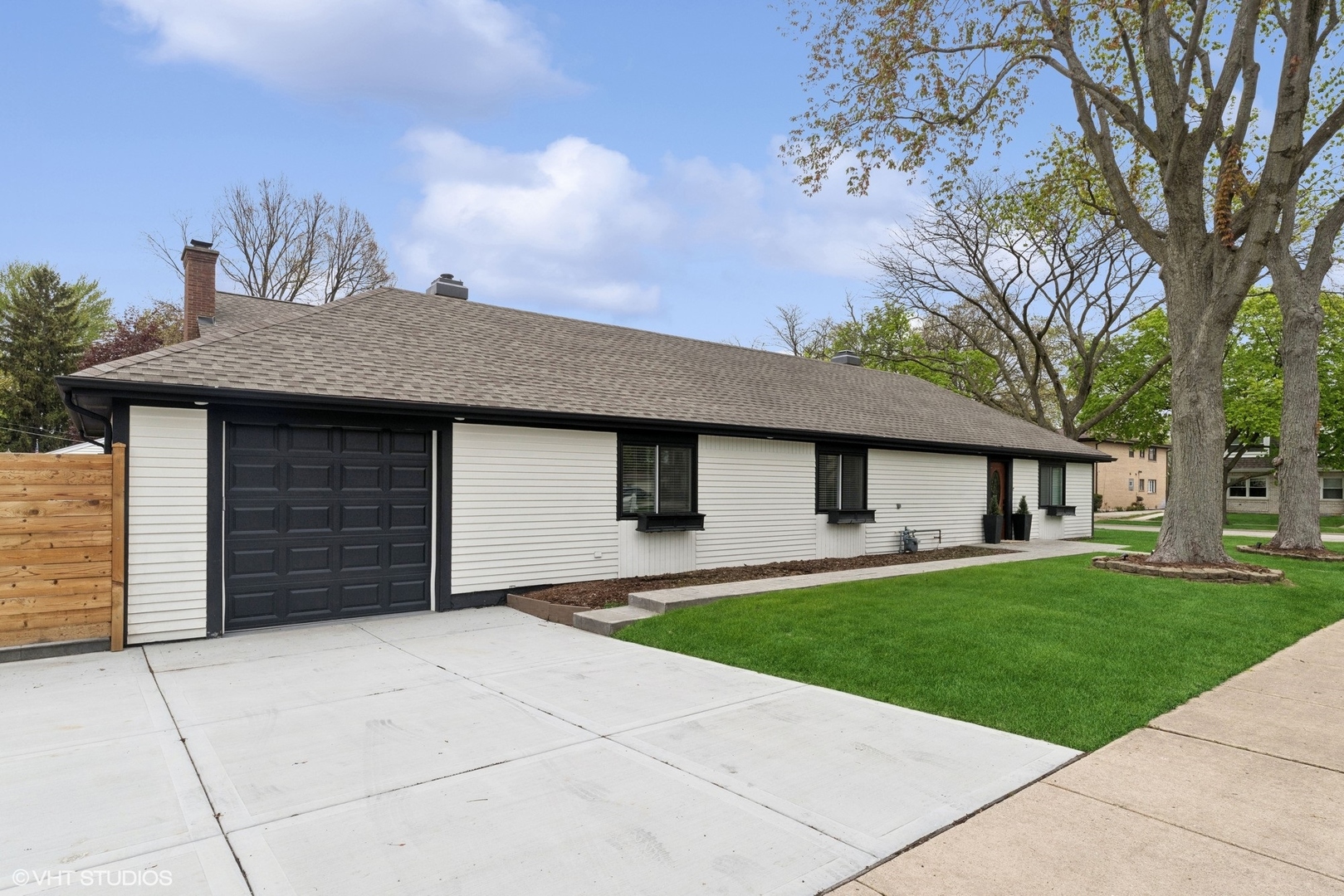 1220 E Rockwell Street