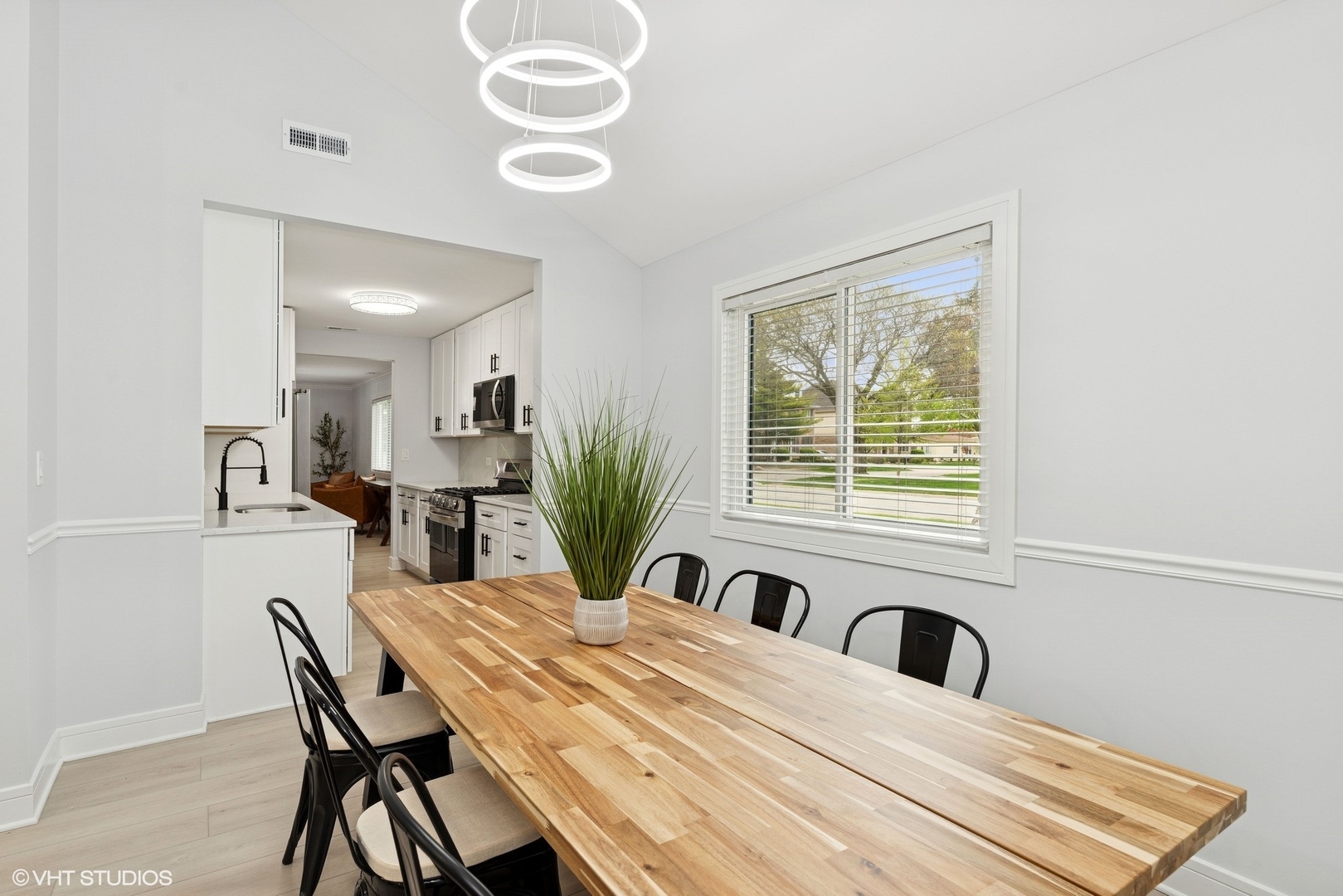 1220 E Rockwell Street