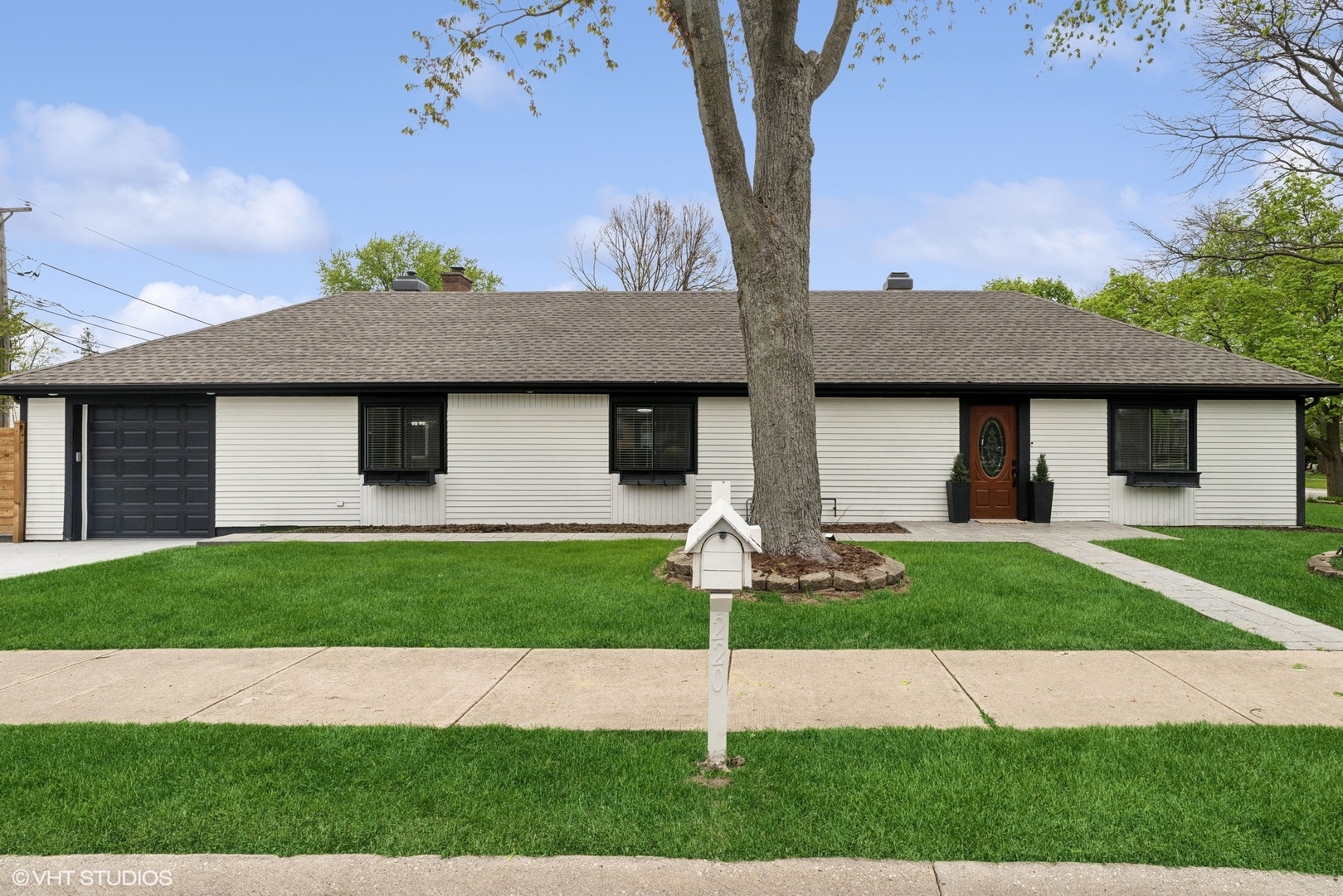 1220 E Rockwell Street