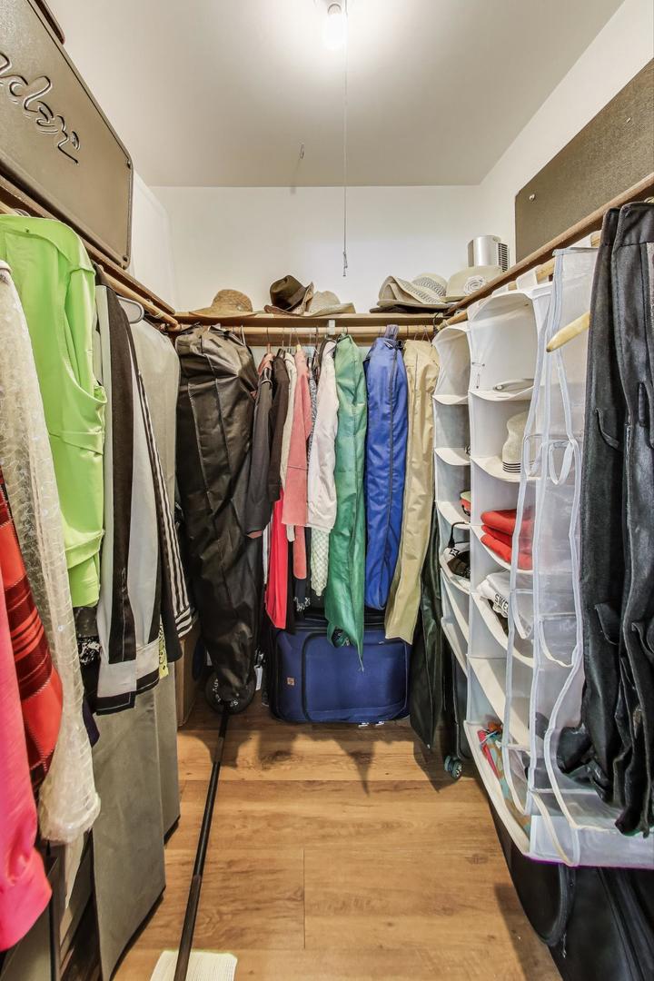 1356 N Sterling Avenue Unit: 102