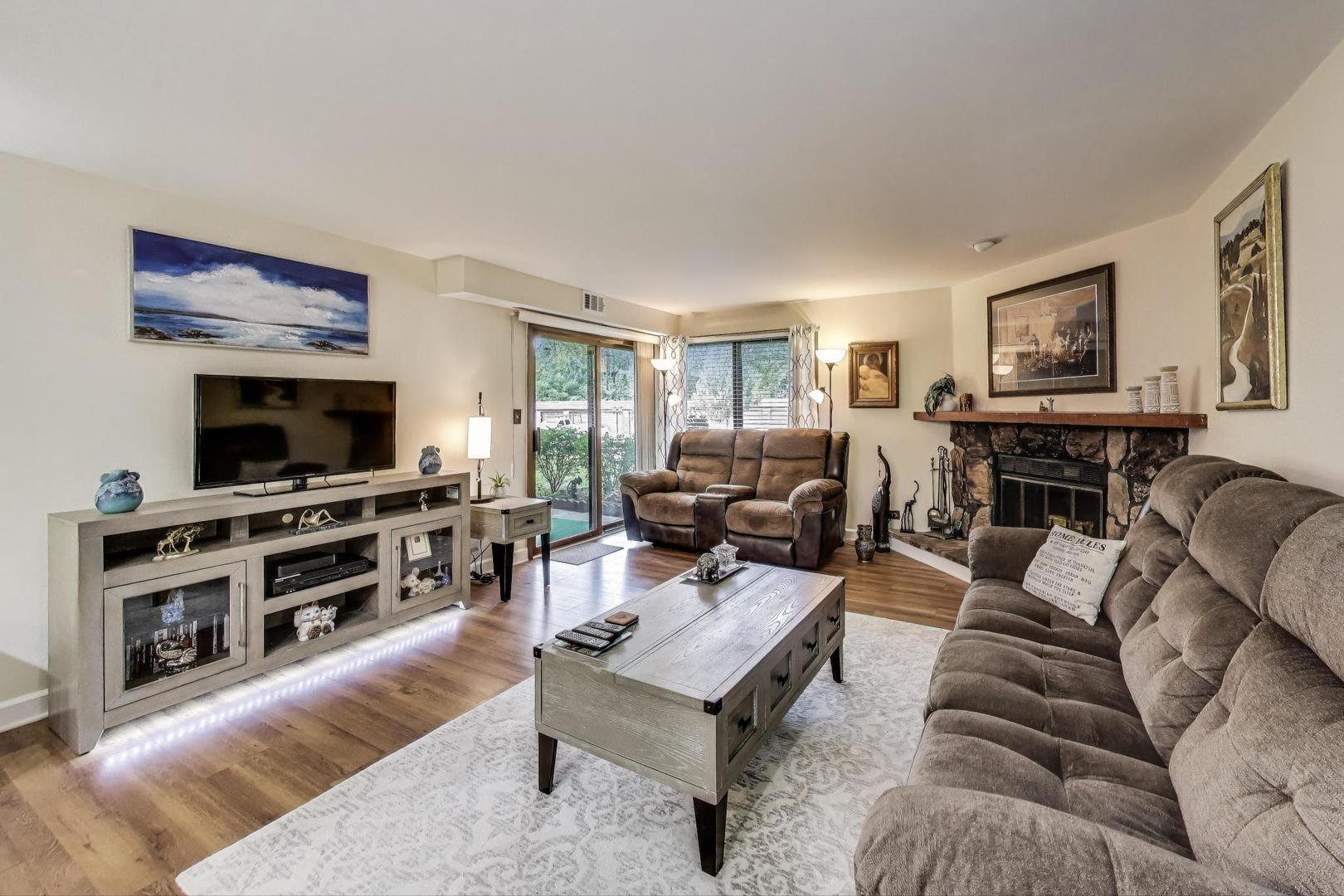 1356 N Sterling Avenue Unit: 102