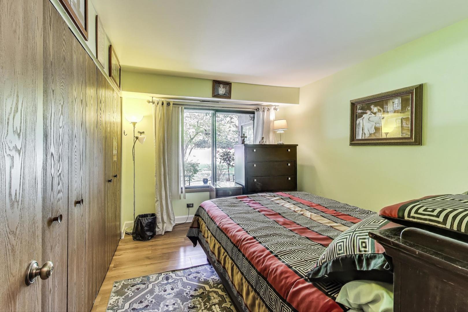 1356 N Sterling Avenue Unit: 102