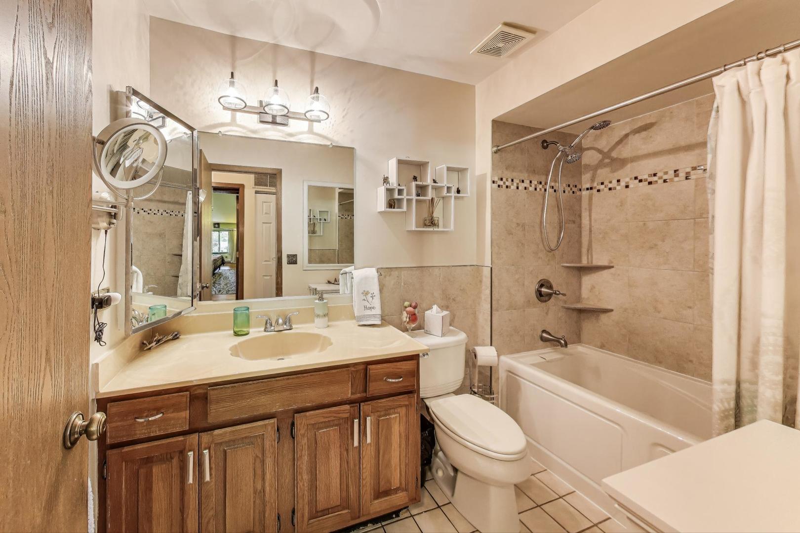 1356 N Sterling Avenue Unit: 102