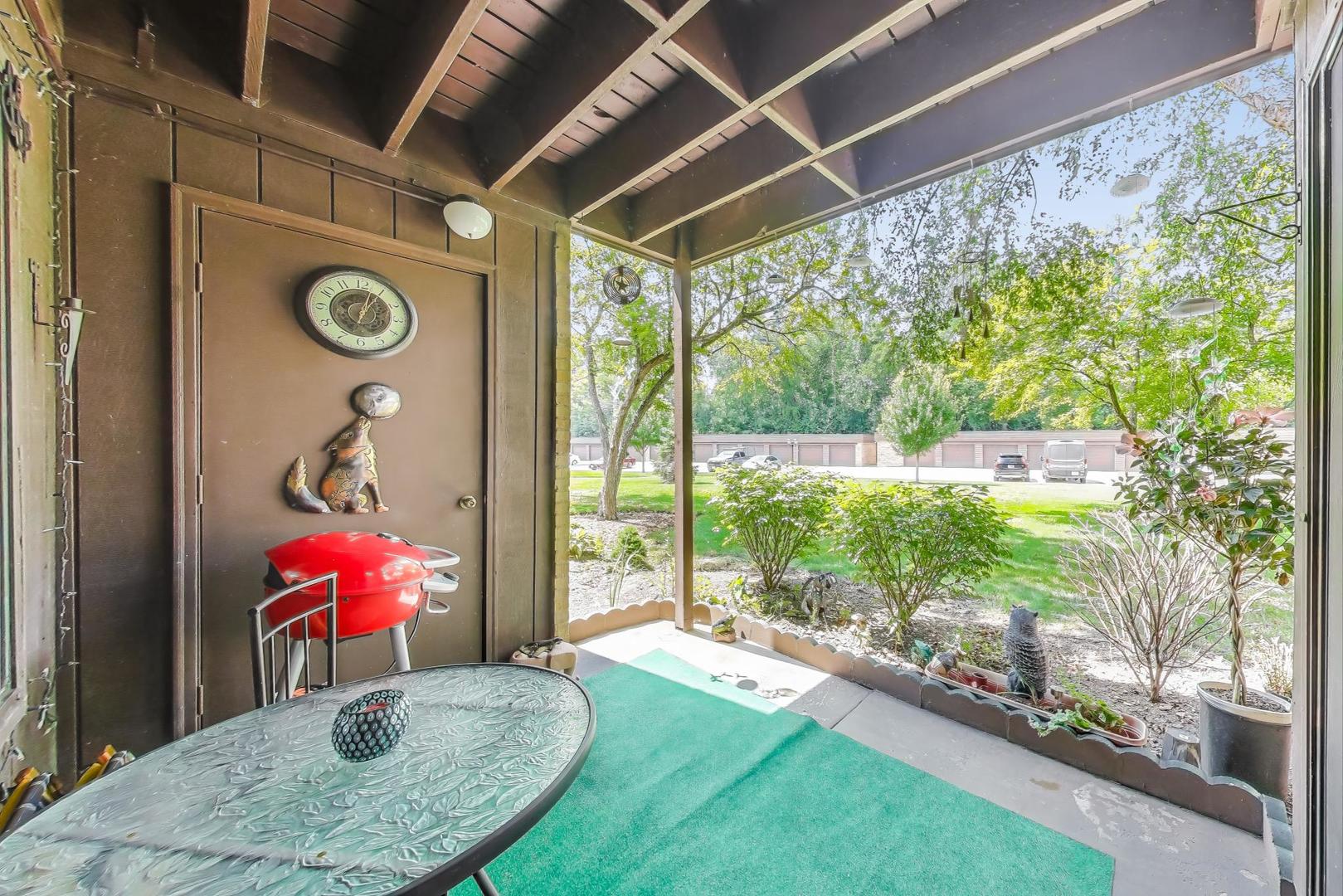 1356 N Sterling Avenue Unit: 102