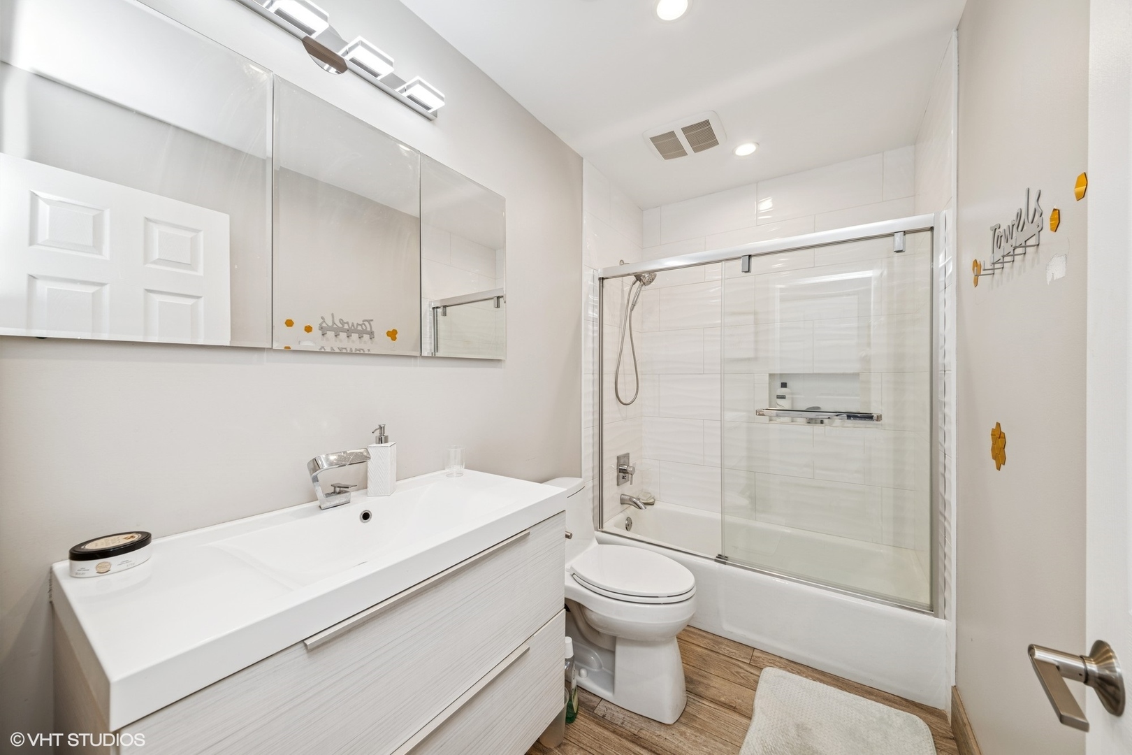 1717 W Crystal Lane Unit: 701