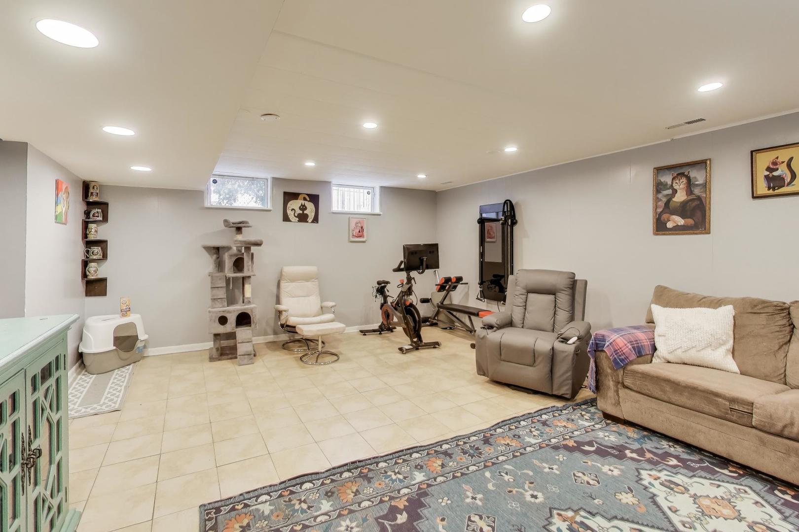 4326 N Kedvale Avenue Unit: A