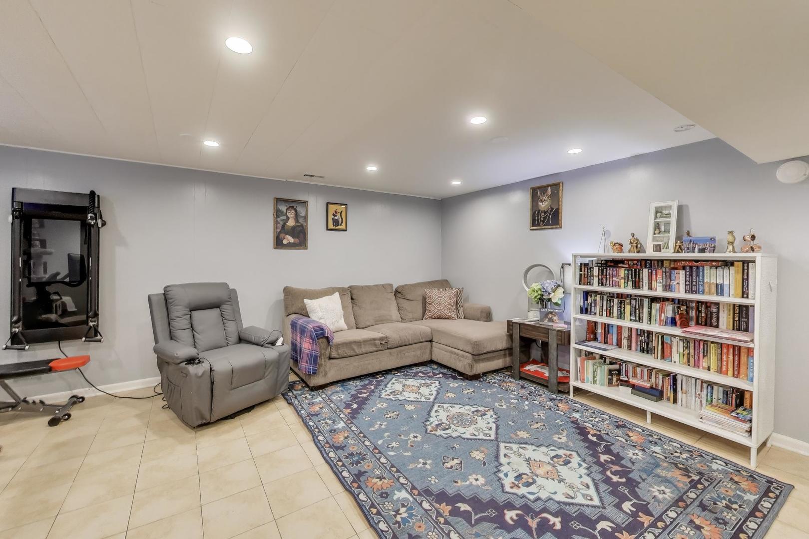 4326 N Kedvale Avenue Unit: A