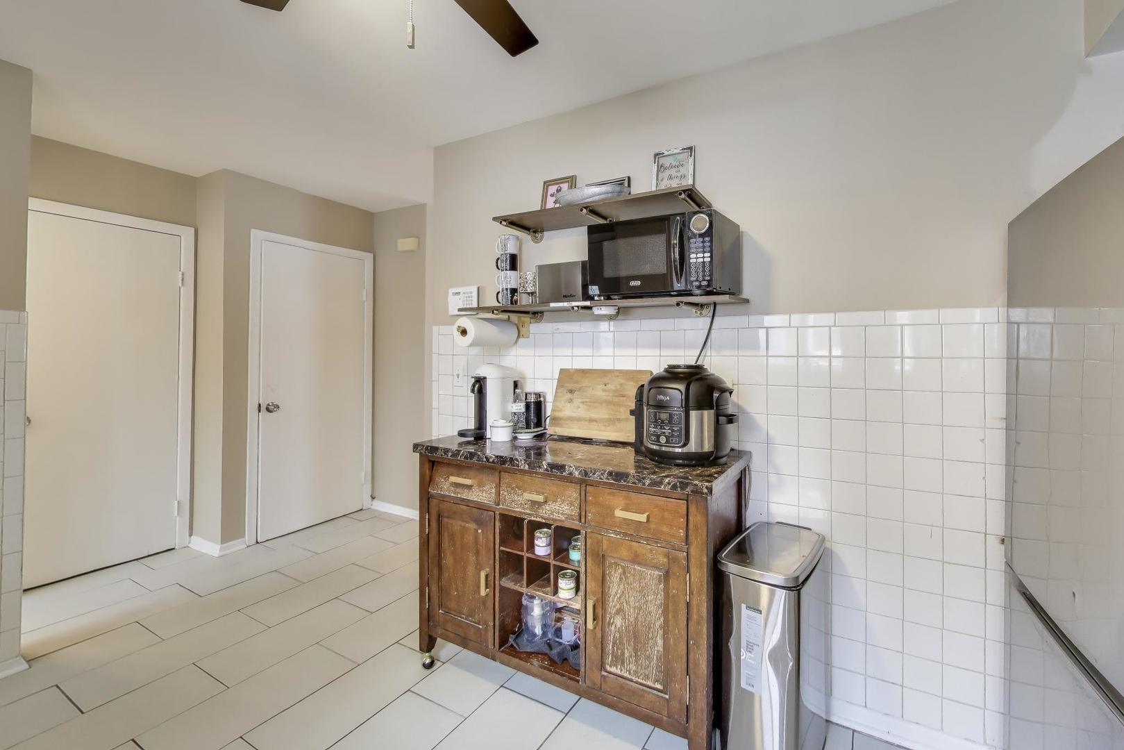 4326 N Kedvale Avenue Unit: A