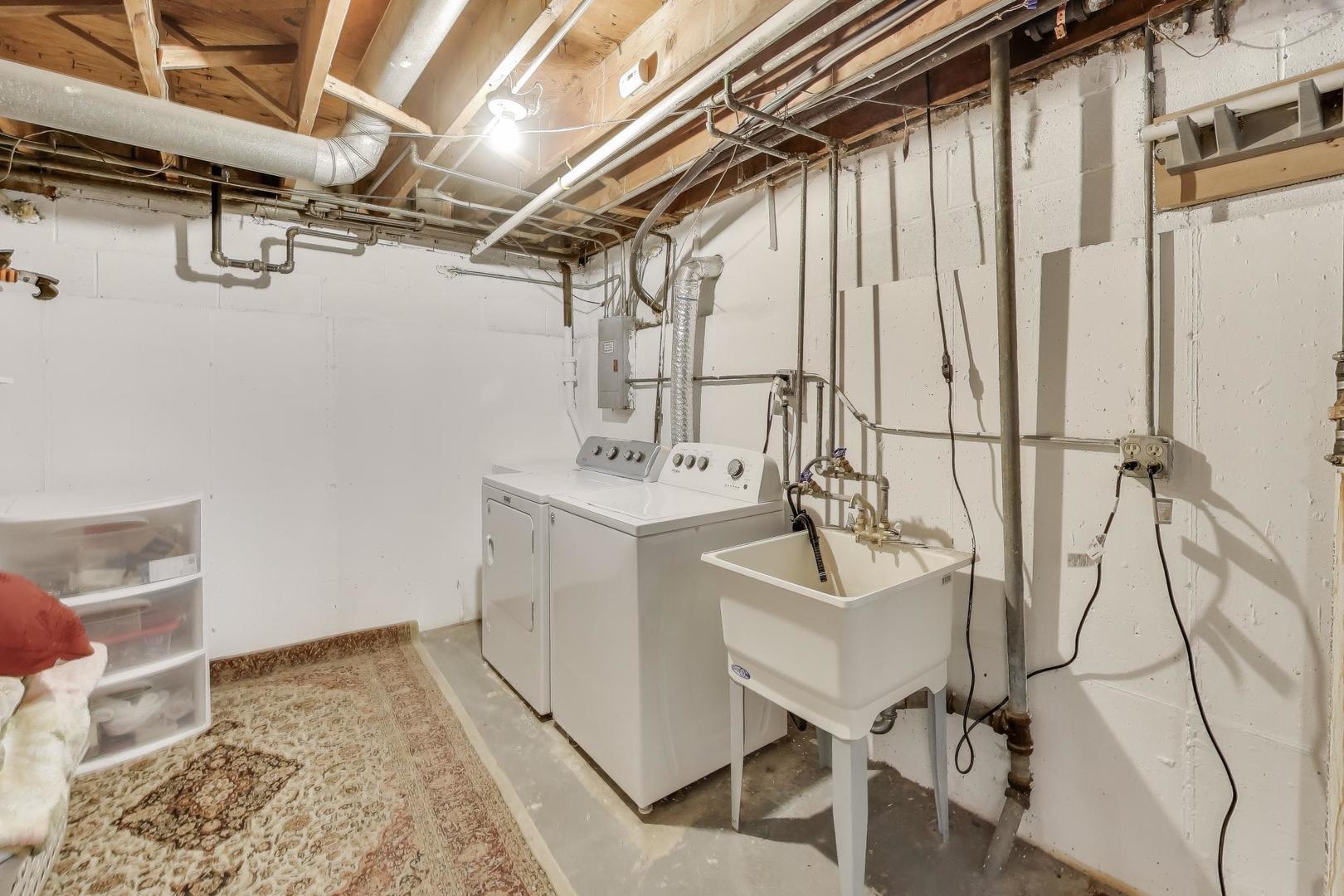 4326 N Kedvale Avenue Unit: A