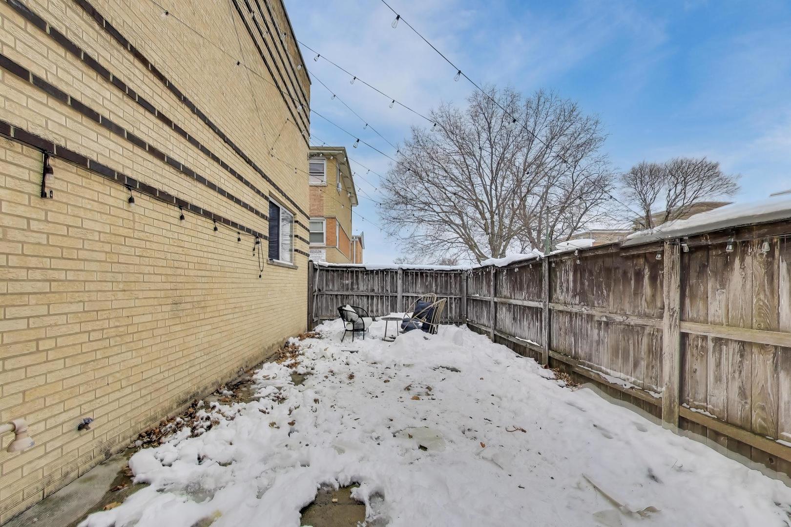 4326 N Kedvale Avenue Unit: A