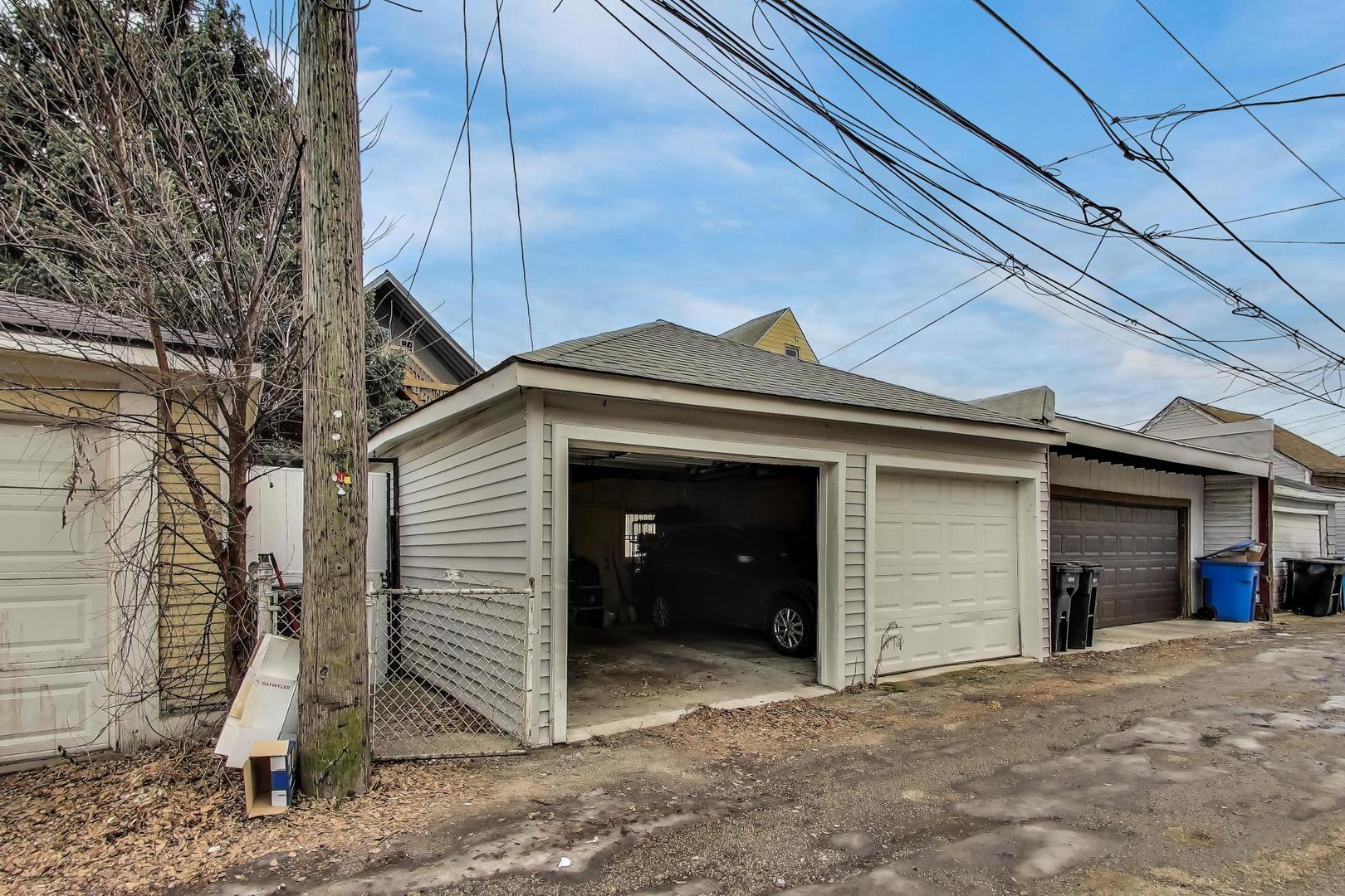 3634 W Dickens Avenue W