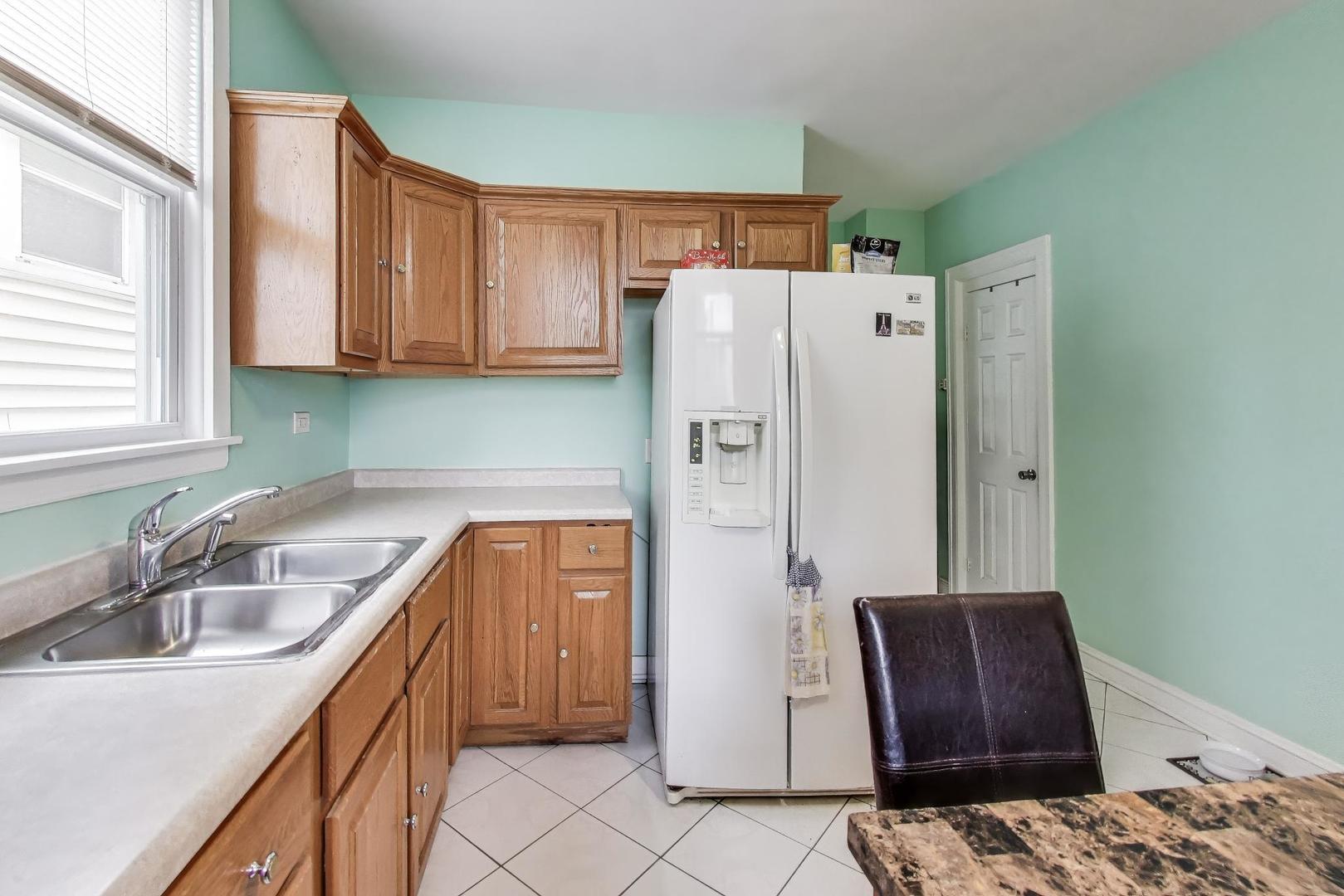 3634 W Dickens Avenue W