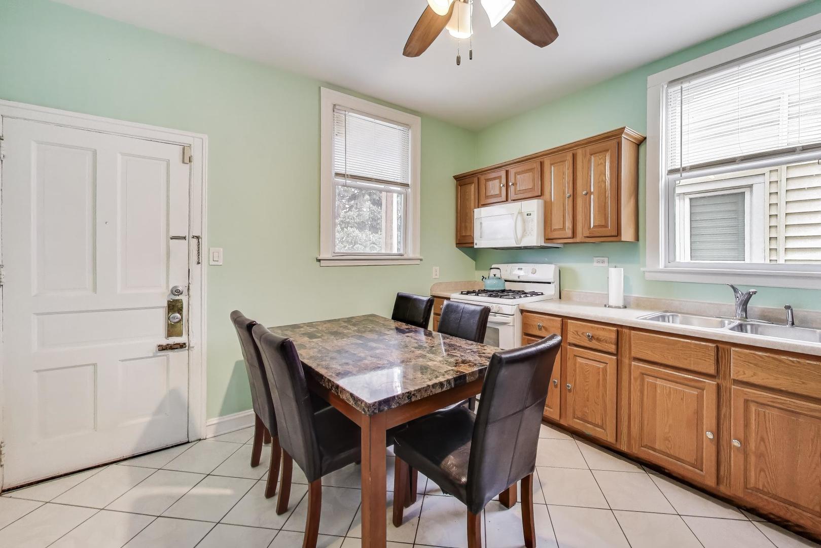 3634 W Dickens Avenue W