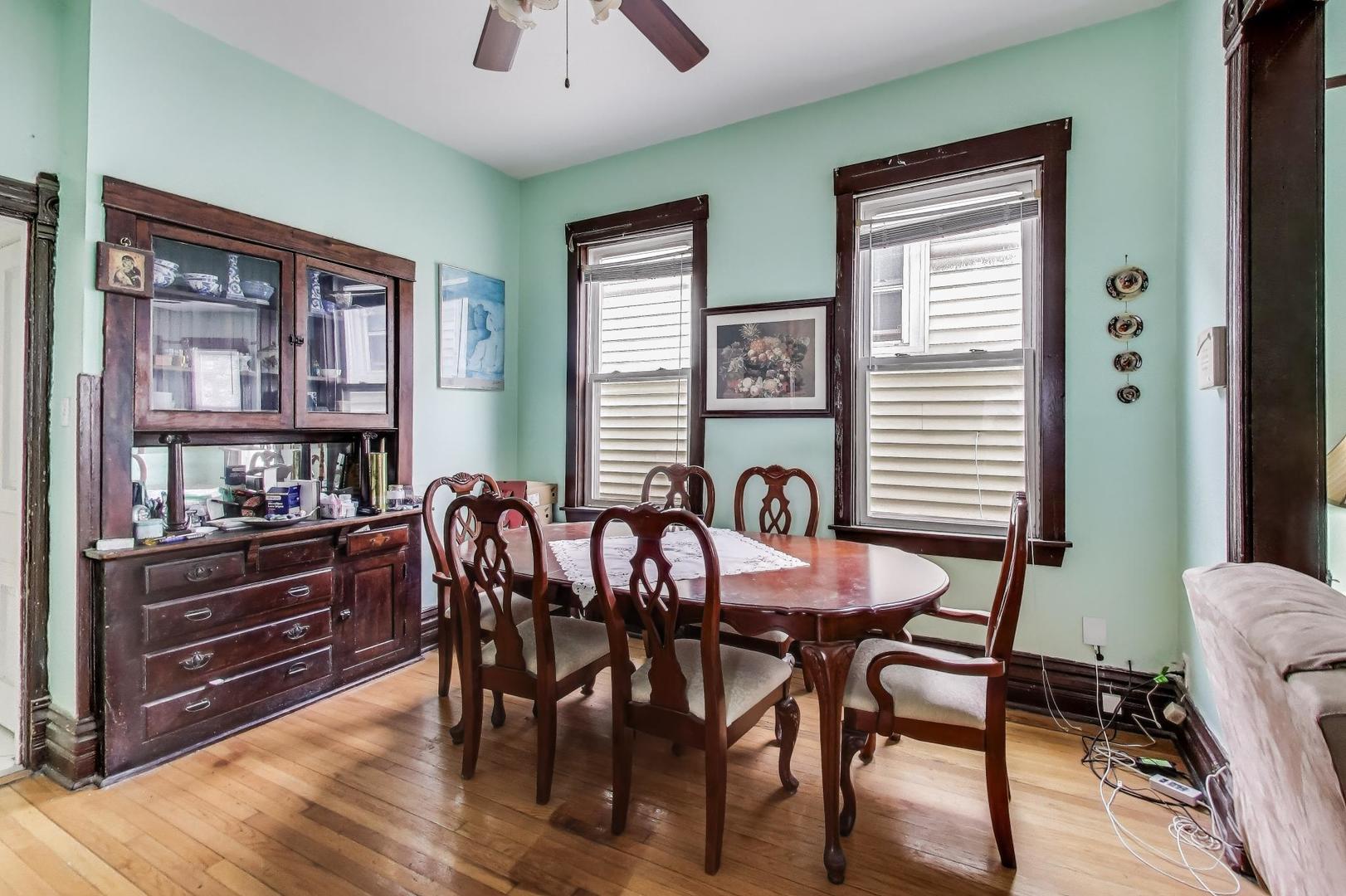 3634 W Dickens Avenue W