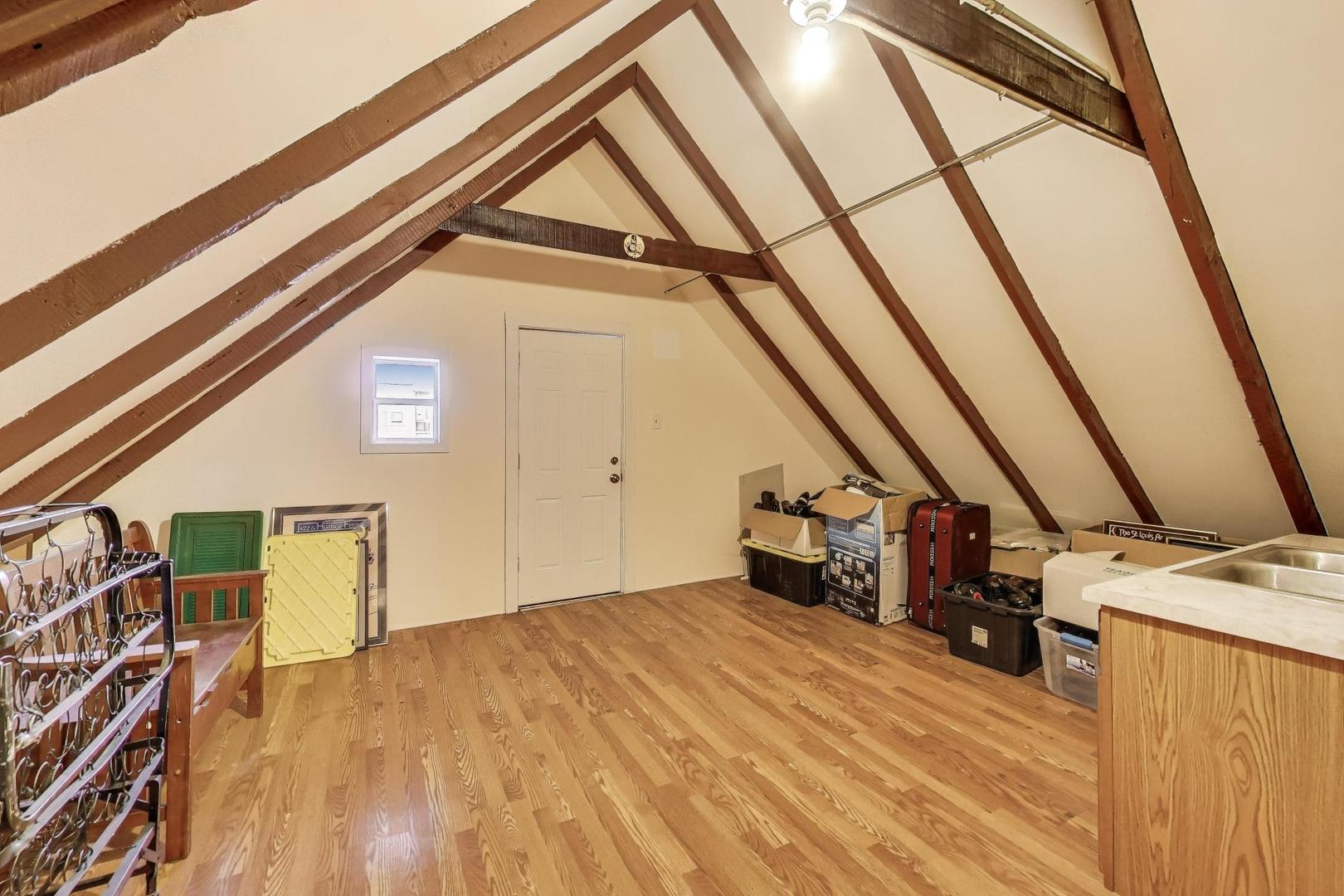 3634 W Dickens Avenue W