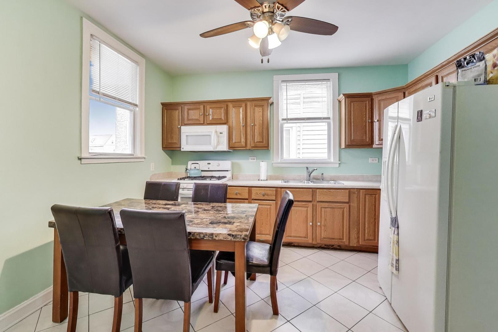 3634 W Dickens Avenue W