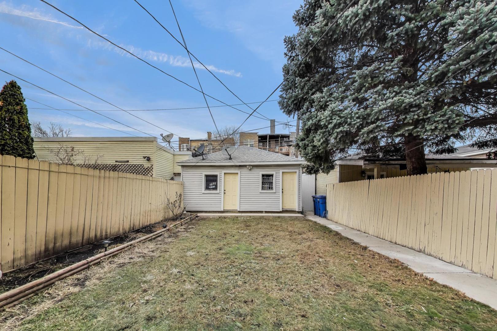 3634 W Dickens Avenue W