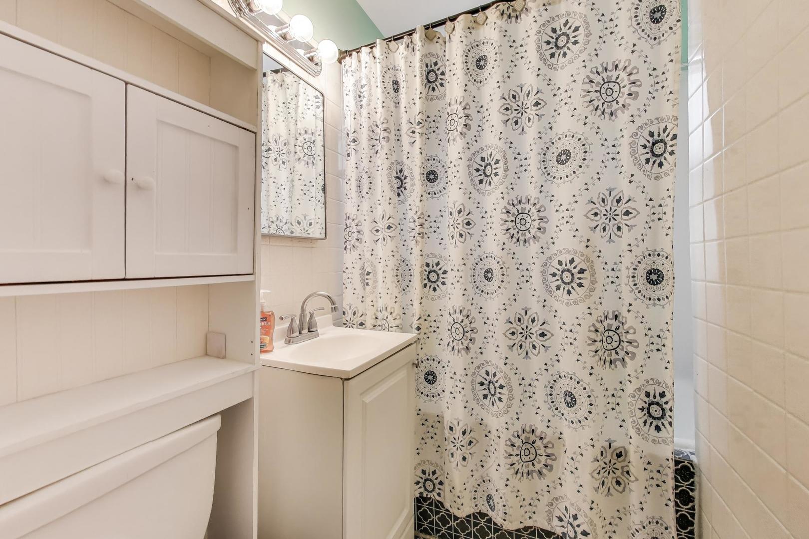 3634 W Dickens Avenue W