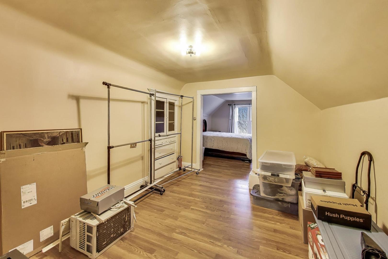 3634 W Dickens Avenue W