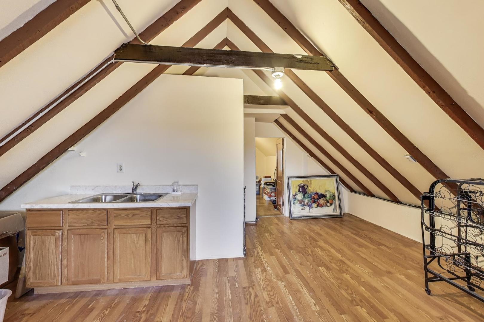 3634 W Dickens Avenue W