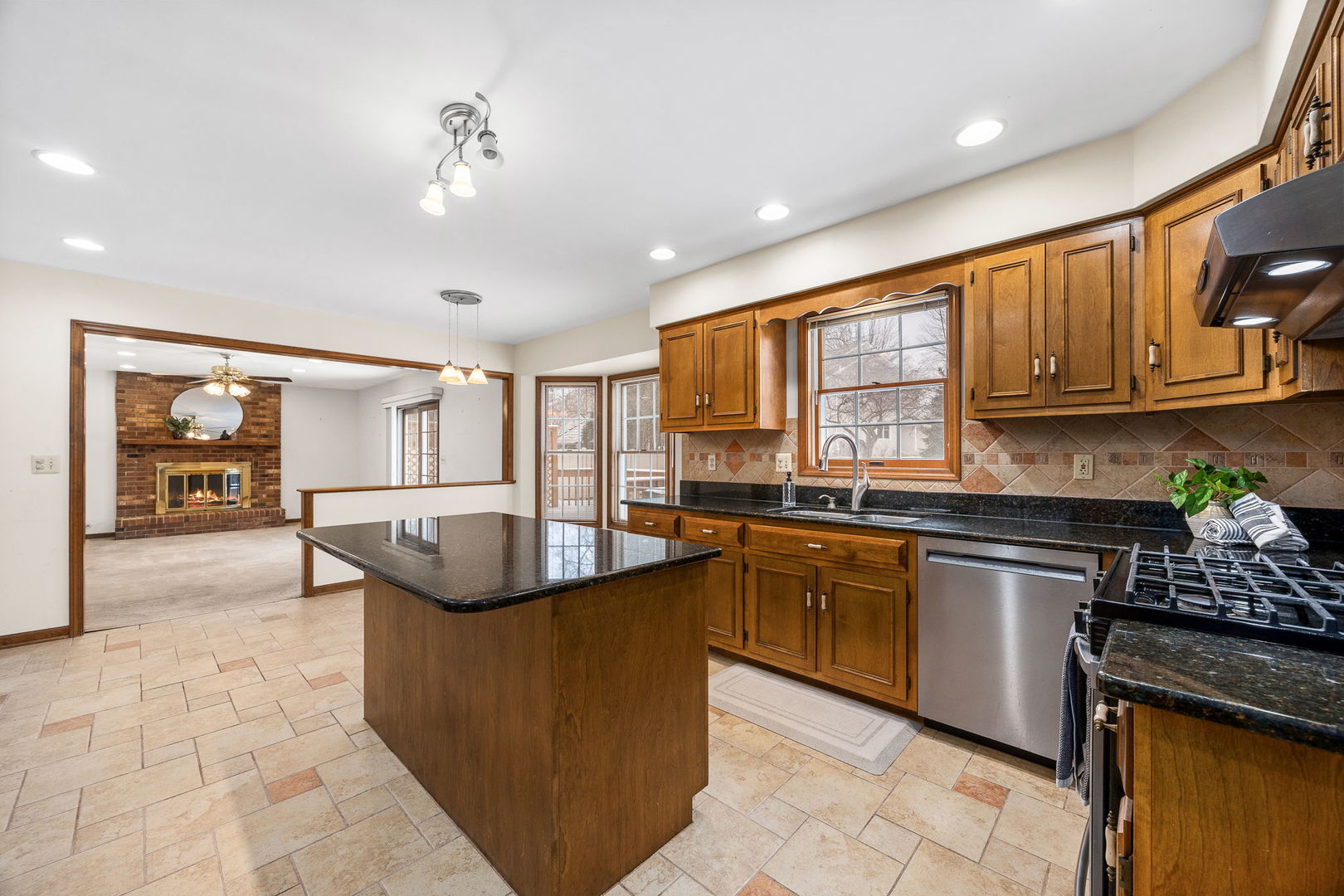 1810 Huntington Road