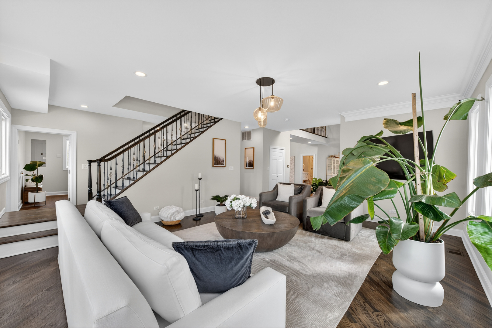 332 E Central Road