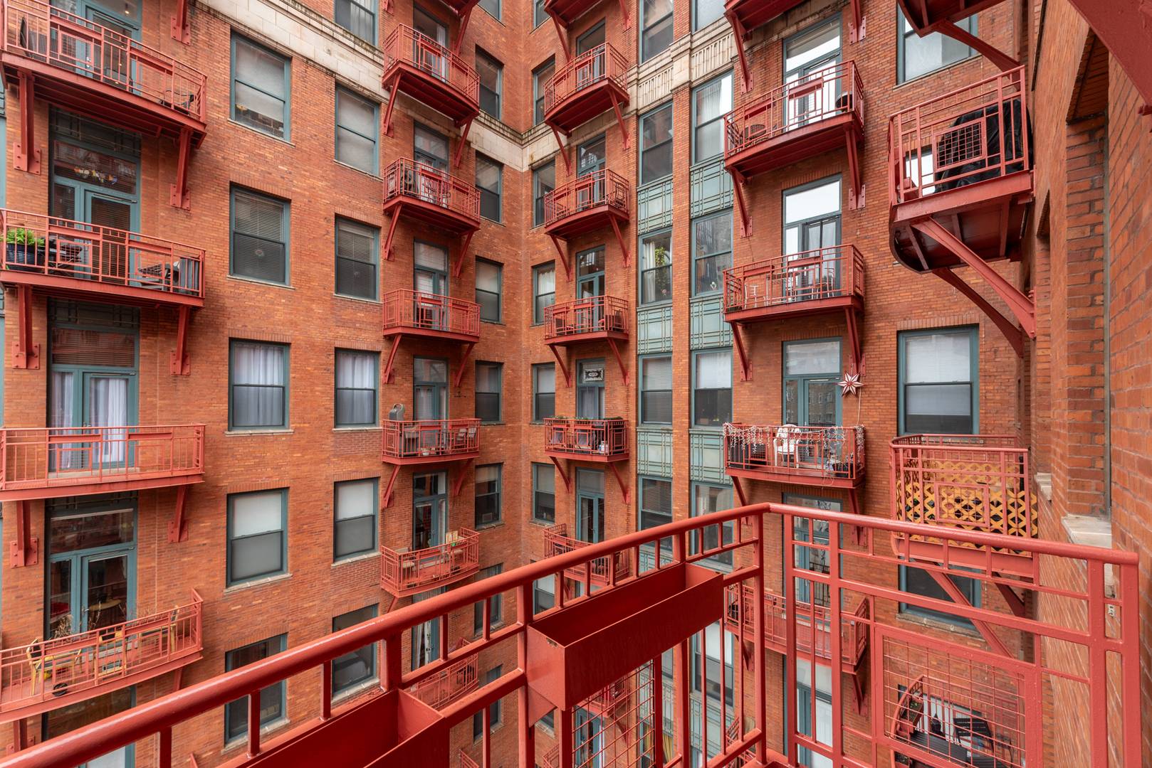 208 W Washington Street Unit: 1605