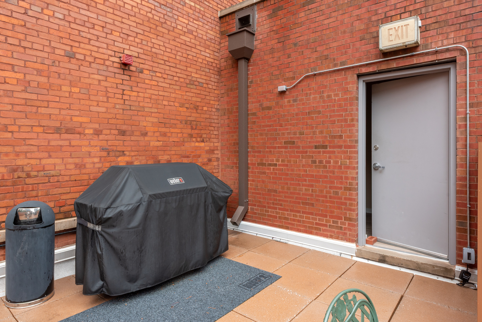 208 W Washington Street Unit: 1605