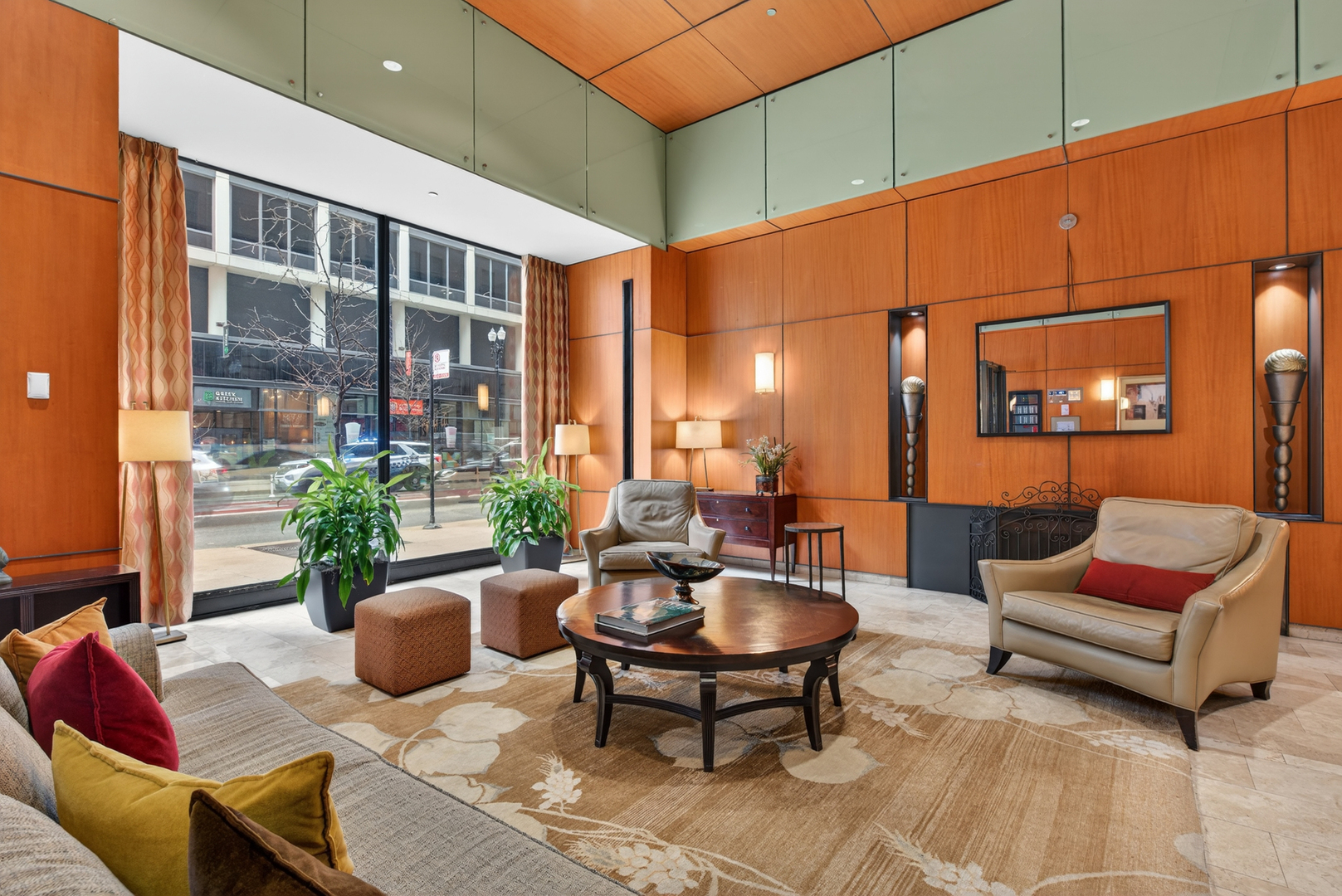 208 W Washington Street Unit: 1605