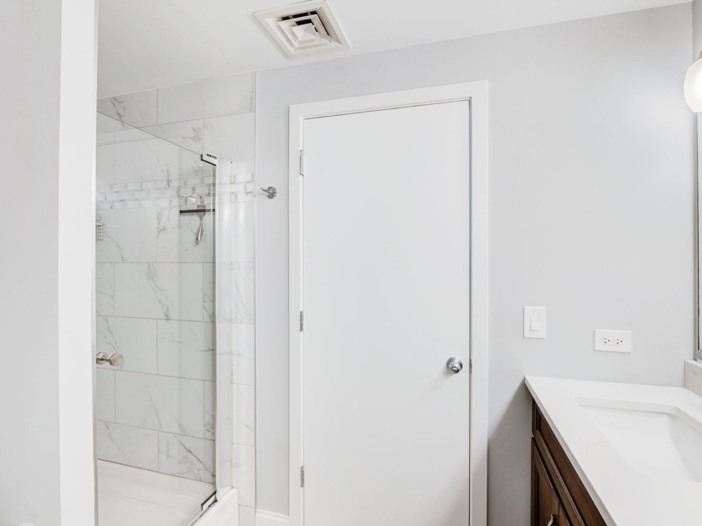 208 W Washington Street Unit: 1605