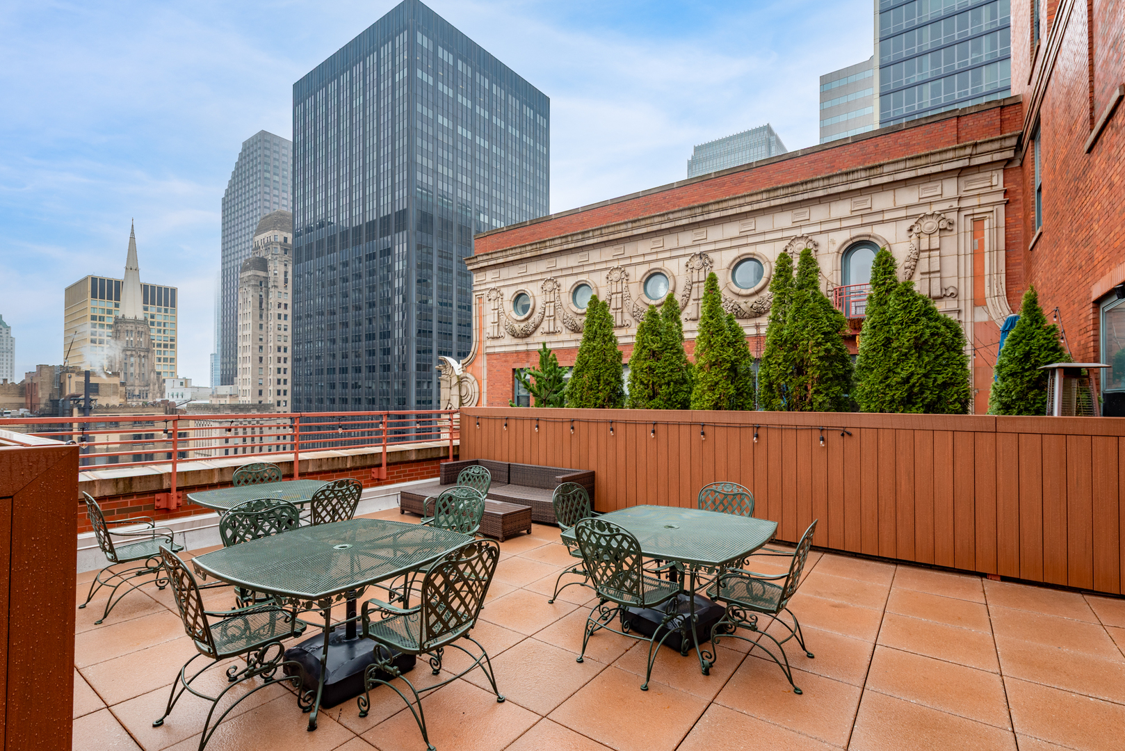 208 W Washington Street Unit: 1605