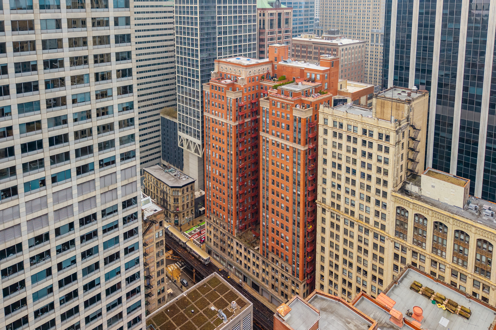 208 W Washington Street Unit: 1605