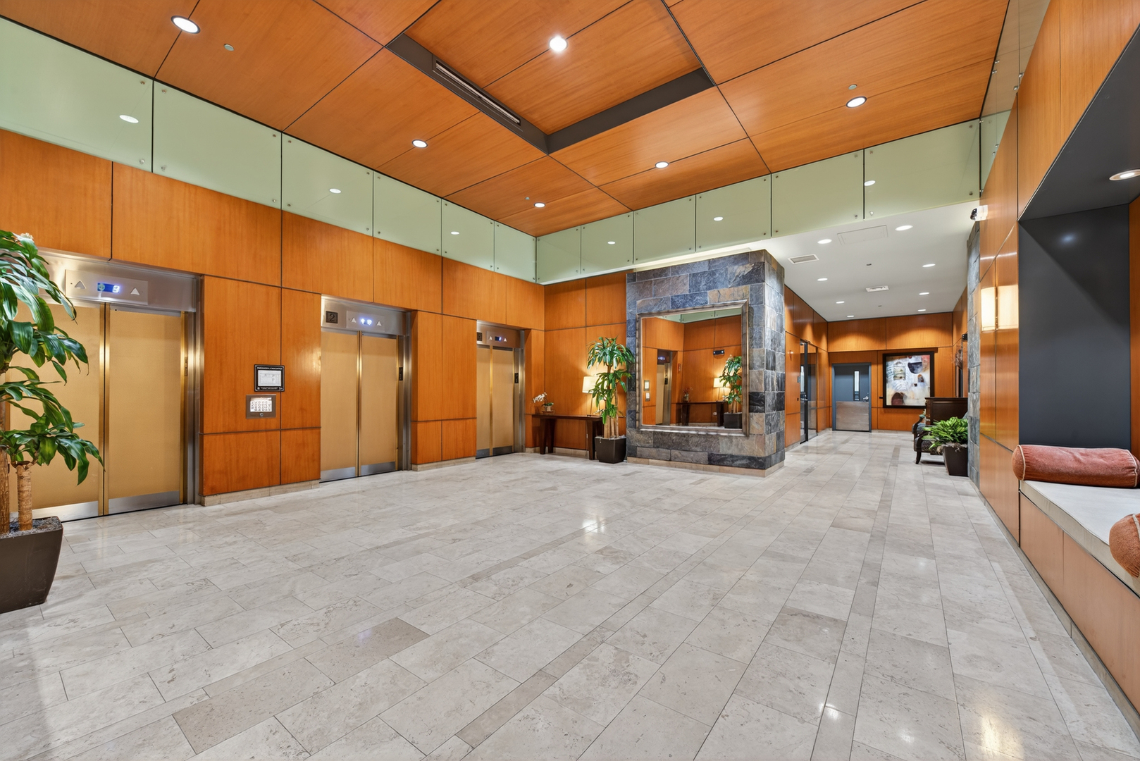 208 W Washington Street Unit: 1605