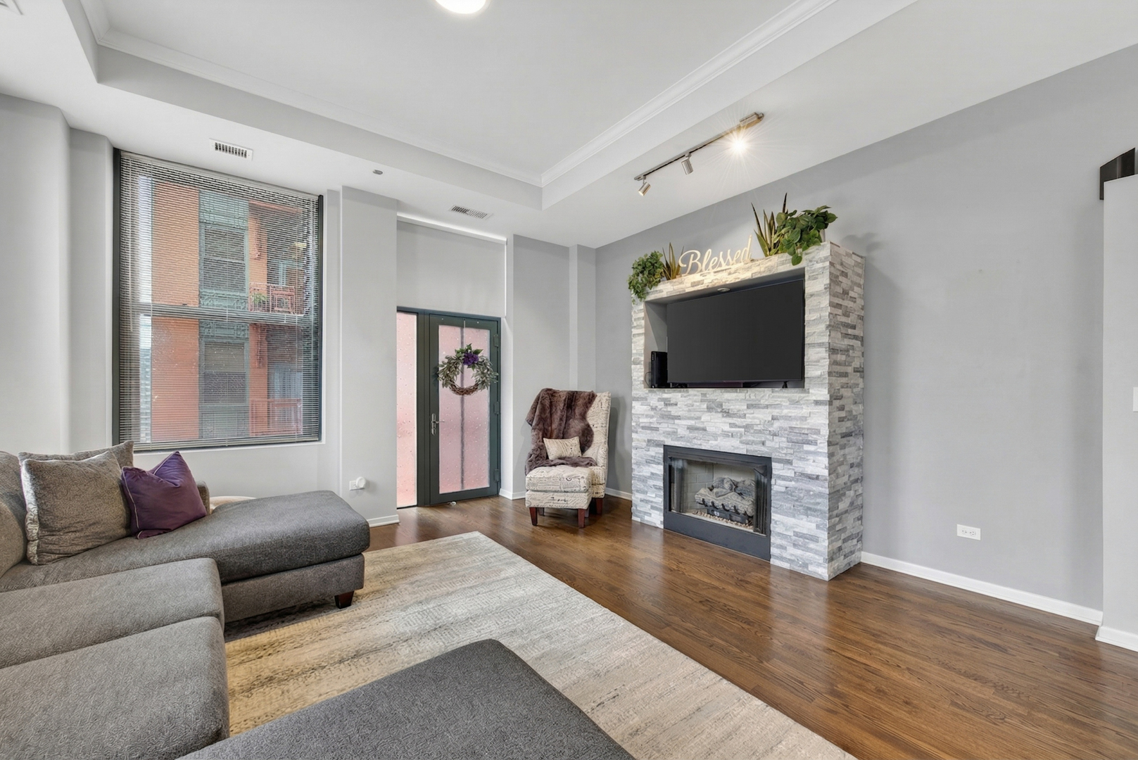 208 W Washington Street Unit: 1605