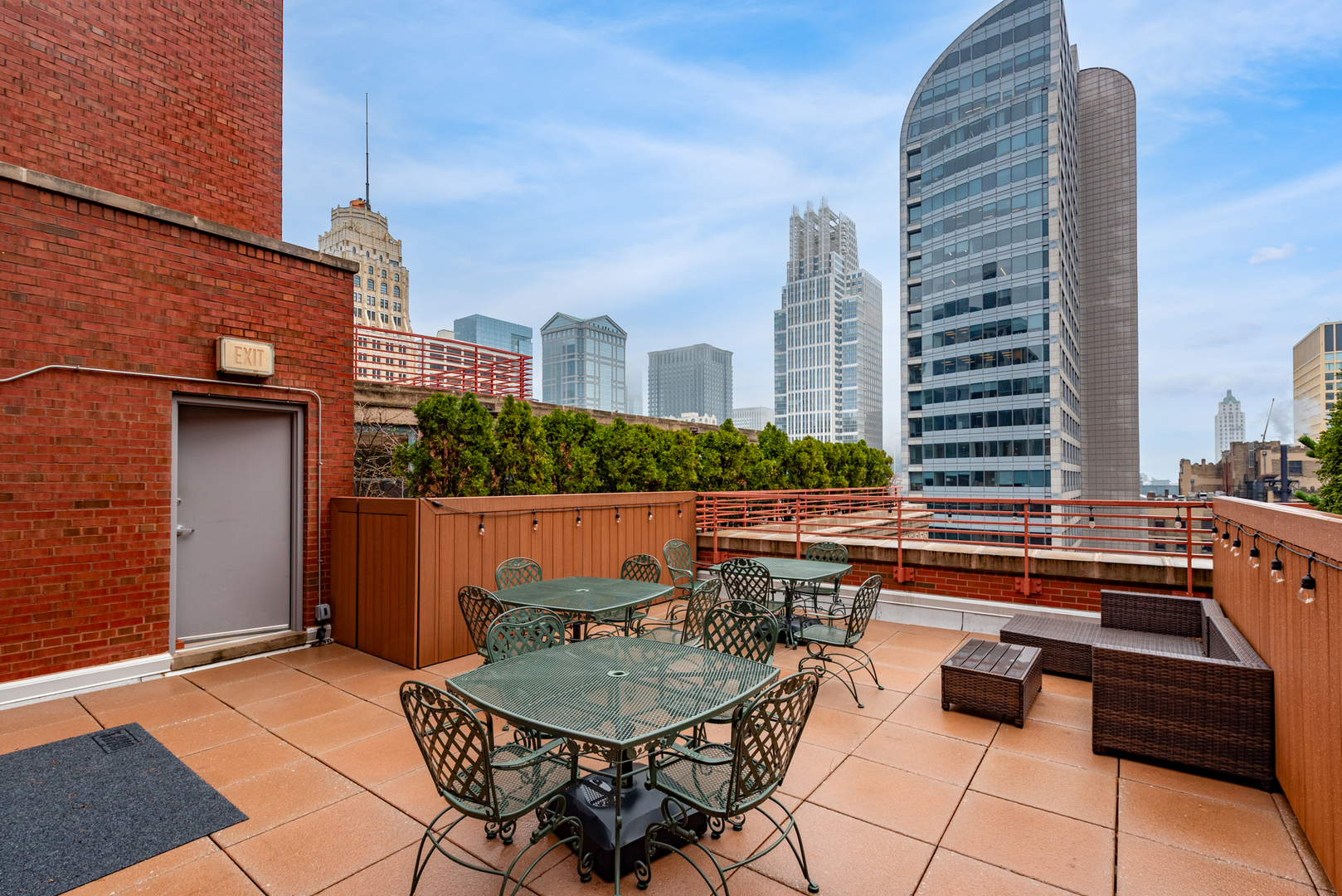 208 W Washington Street Unit: 1605