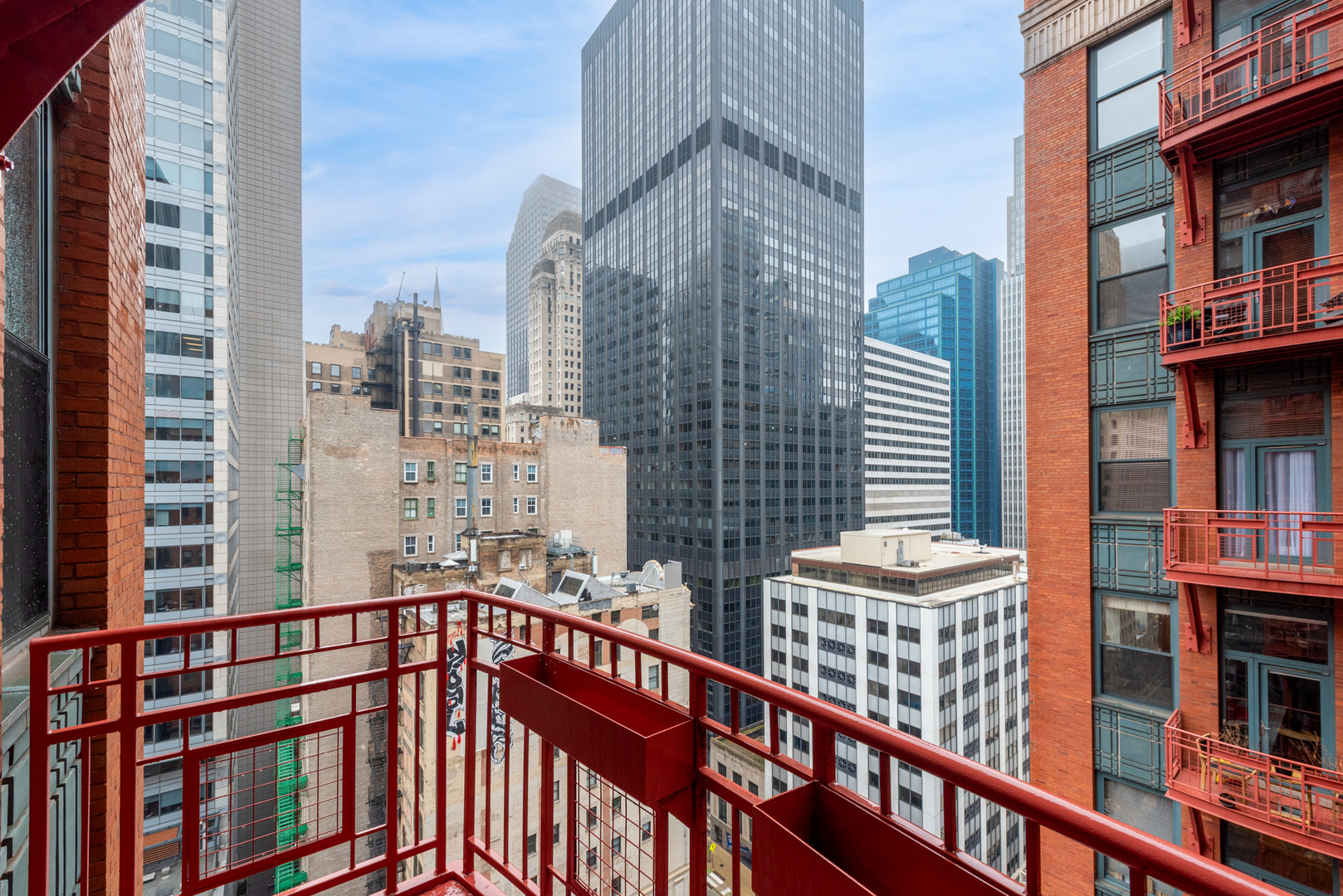 208 W Washington Street Unit: 1605