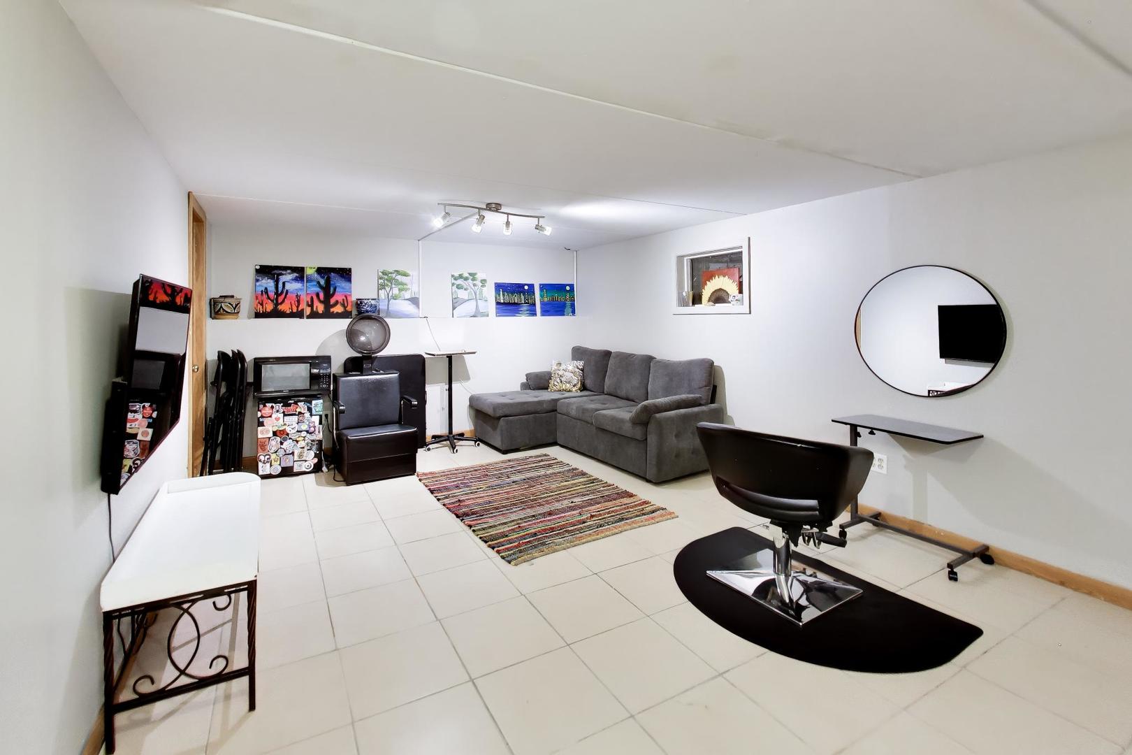1312 Kenneth Circle