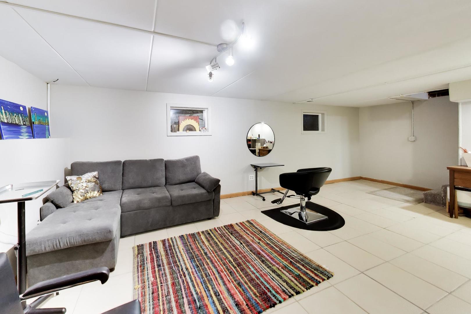 1312 Kenneth Circle