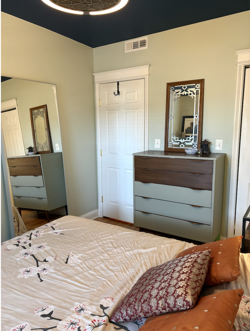 2719 W Wellington Avenue Unit: 2