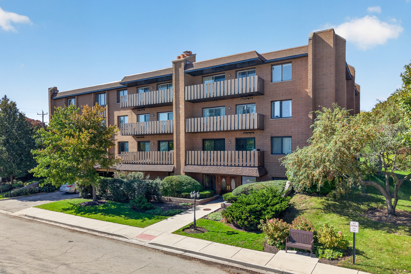 1795 Lake Cook Road Unit: 211