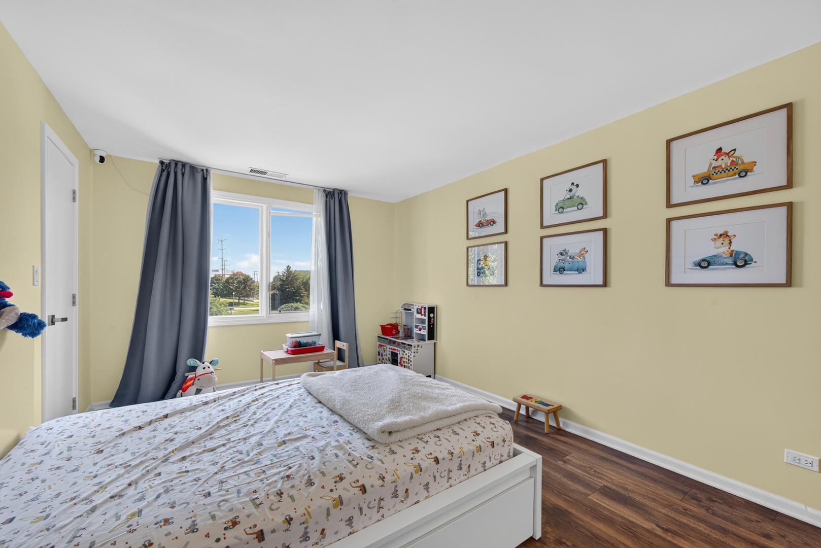 1795 Lake Cook Road Unit: 211