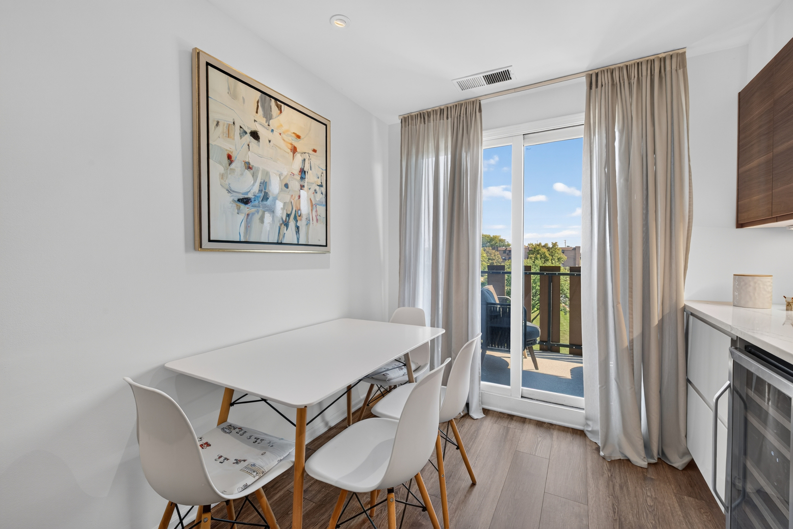 1795 Lake Cook Road Unit: 211