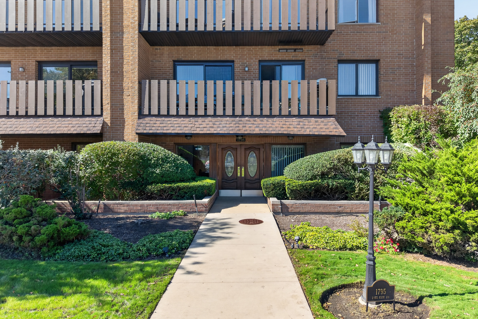 1795 Lake Cook Road Unit: 211