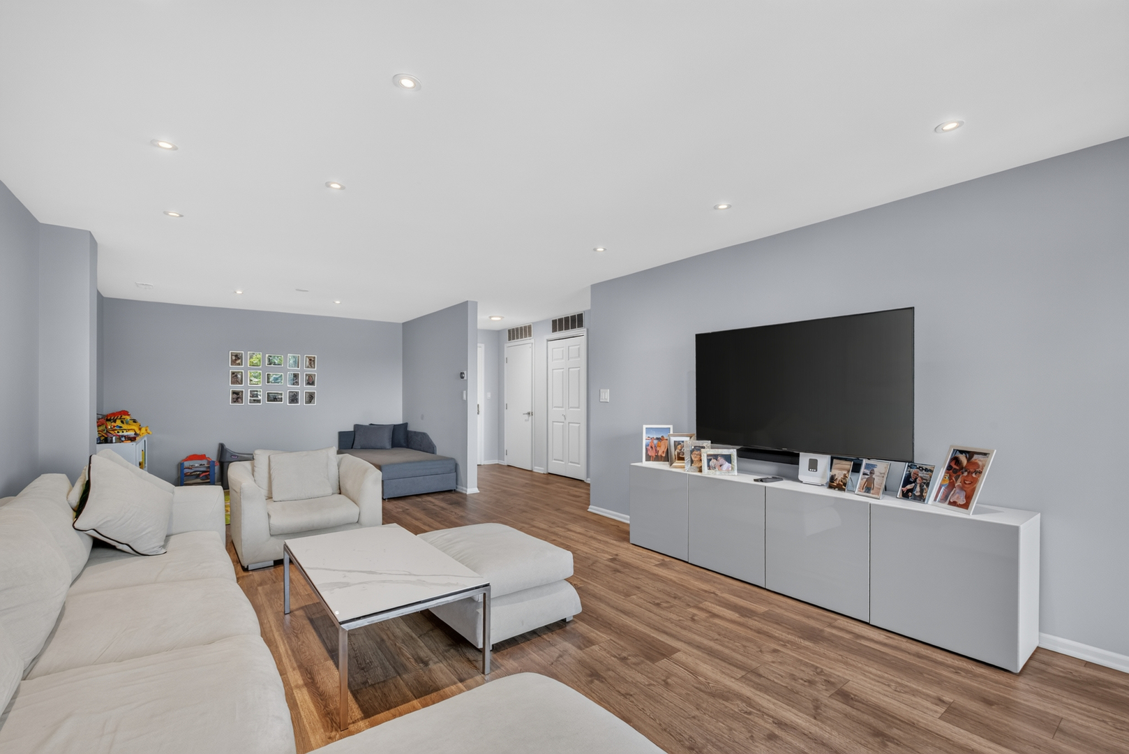 1795 Lake Cook Road Unit: 211