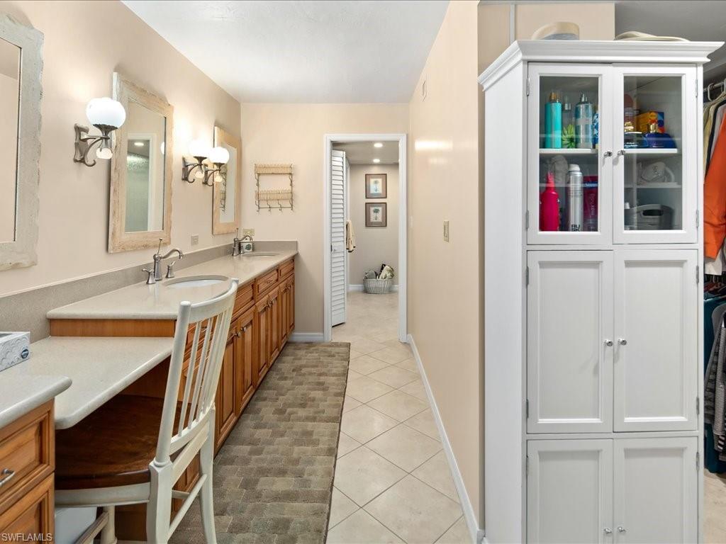 100 Wyndemere WAY Unit: A-201
